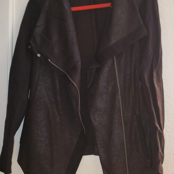 Jacket - Picture 2 of 9
